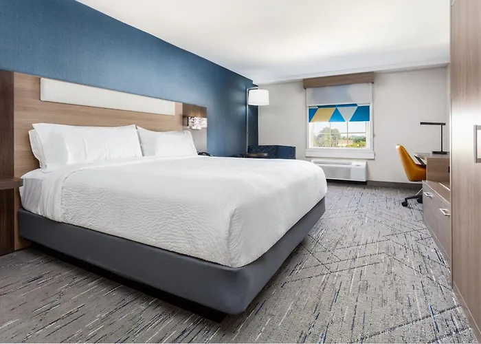 Holiday Inn Express & Suites Williamsburg By Ihg